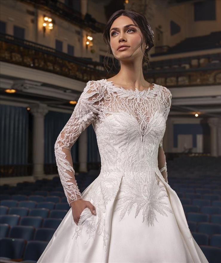 Pronovias Privee Harlow