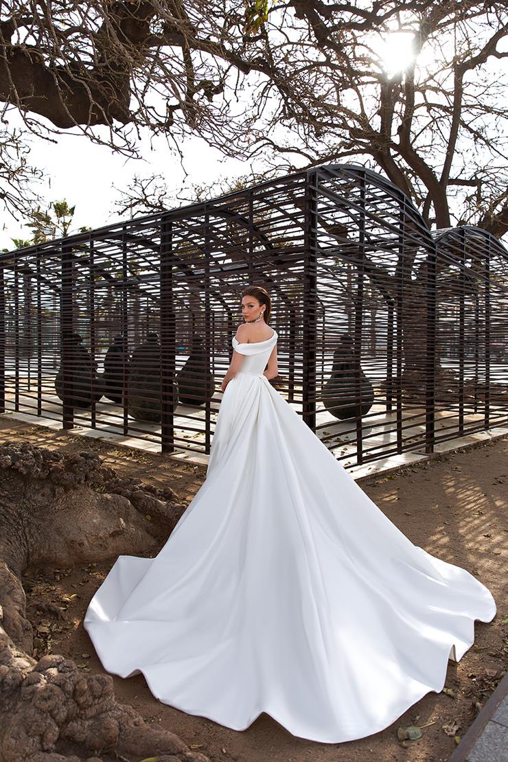 European Couture Backface Thumbnail Image