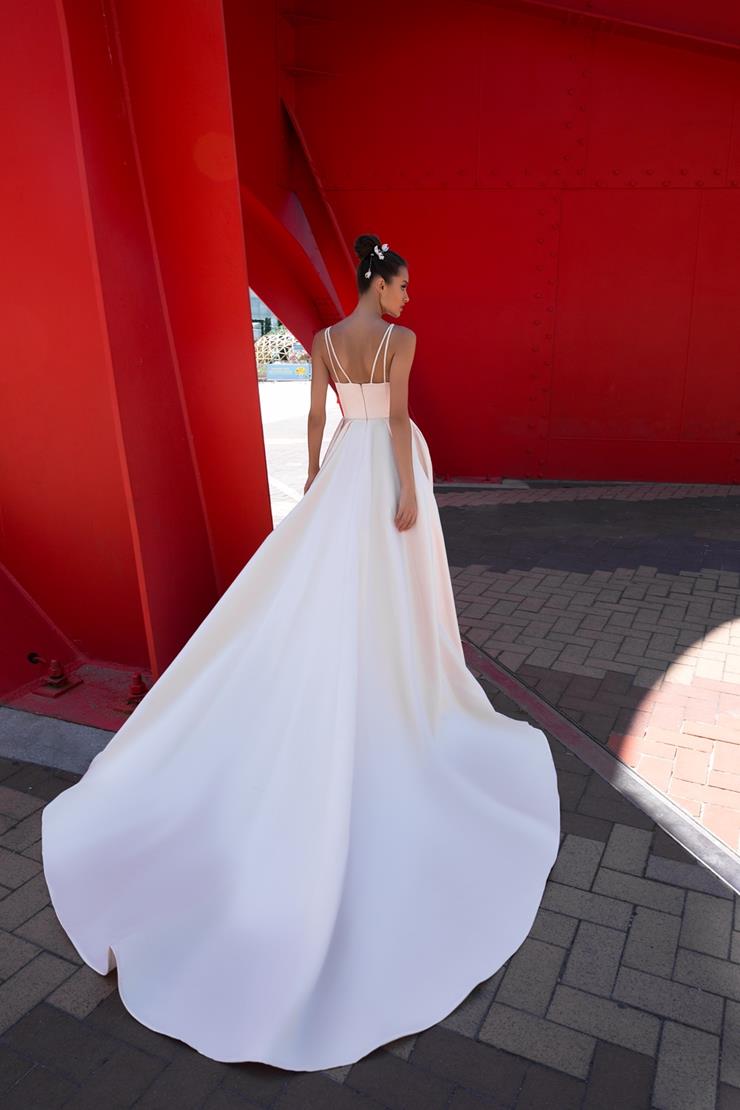 European Couture Backface Thumbnail Image
