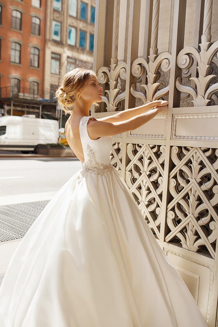 European Couture Backface Thumbnail Image