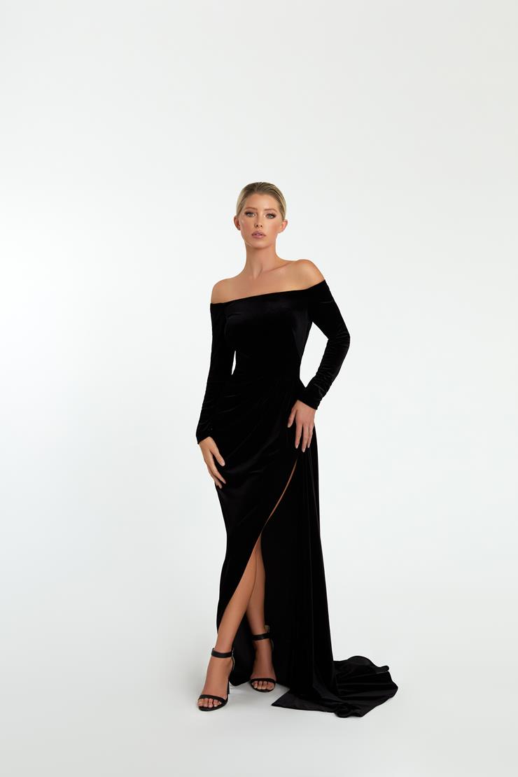 Nicole Bakti Style #7042 Image