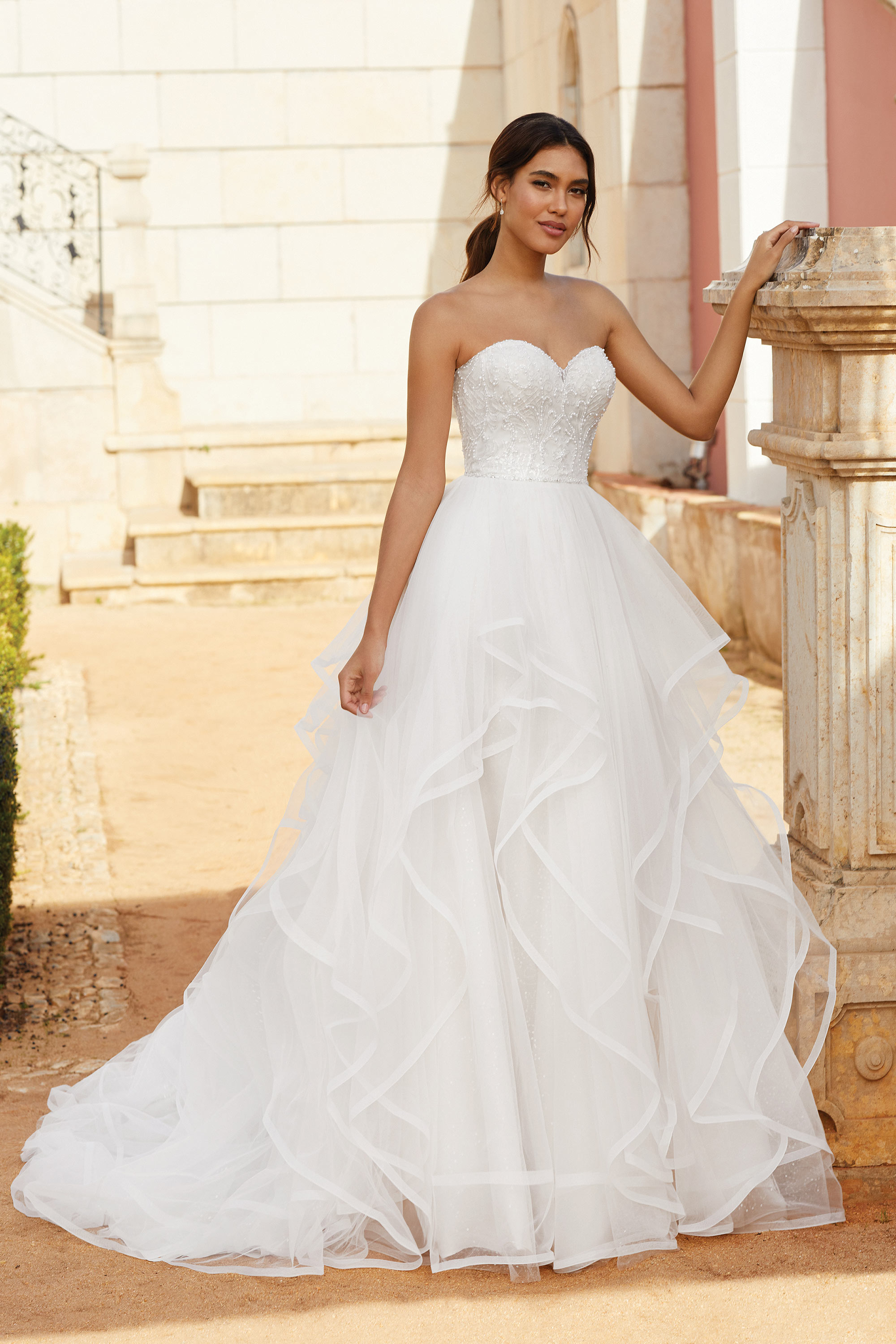 Bridal Gowns | Simply Stunning