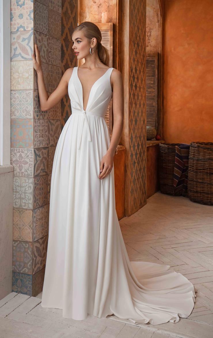 Wedding Dress Shop in Chicago, IL | Dantela Bridal Couture