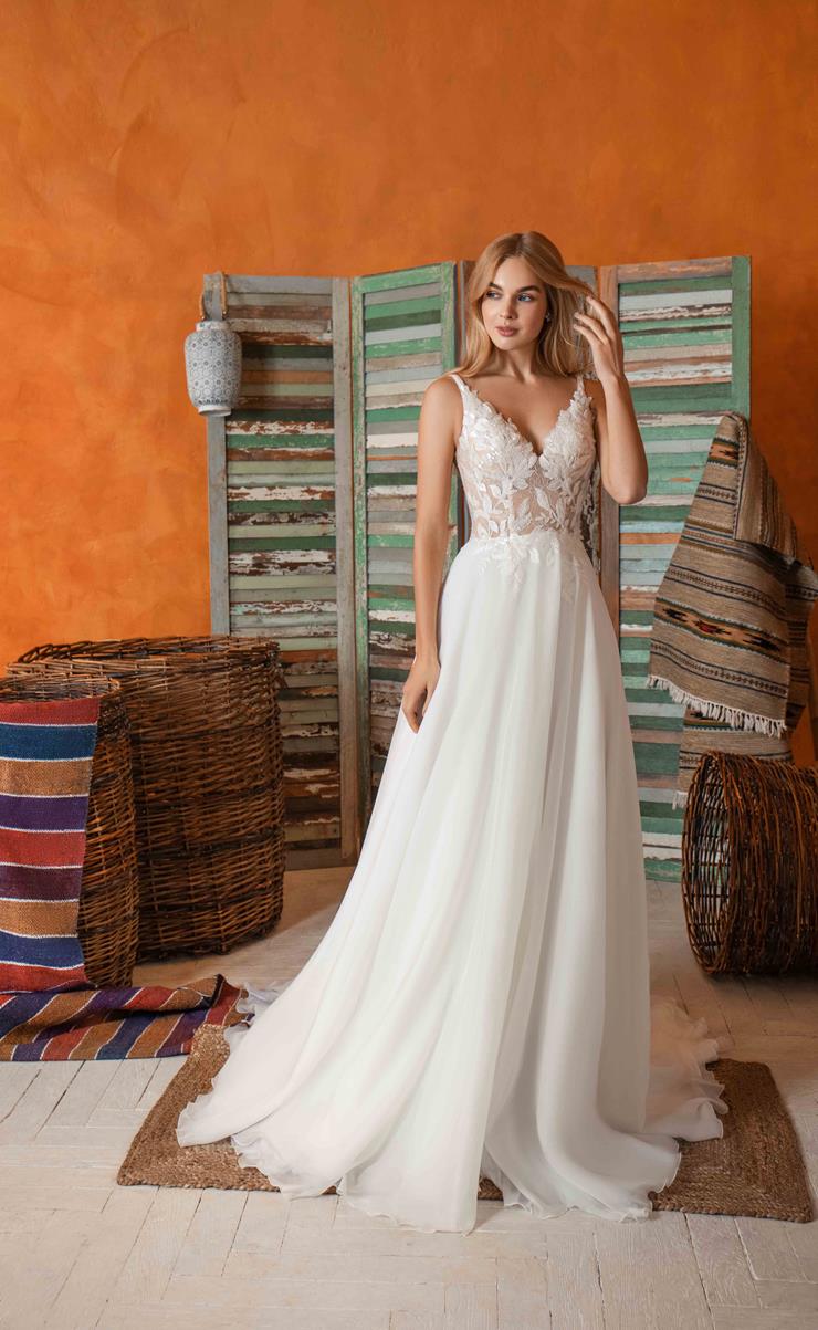 Wedding Dress Shop in Chicago, IL | Dantela Bridal Couture