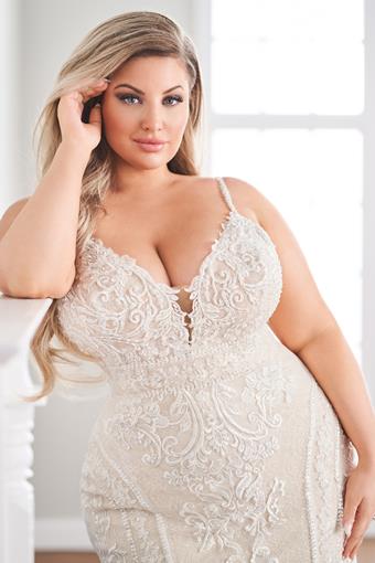 Martin Thornburg Curvy Gowns 221201 #5 vertical thumbnail