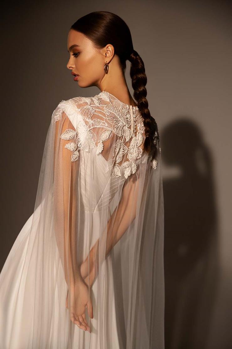 Wona Concept aura #3 default backface vertical cropped picture