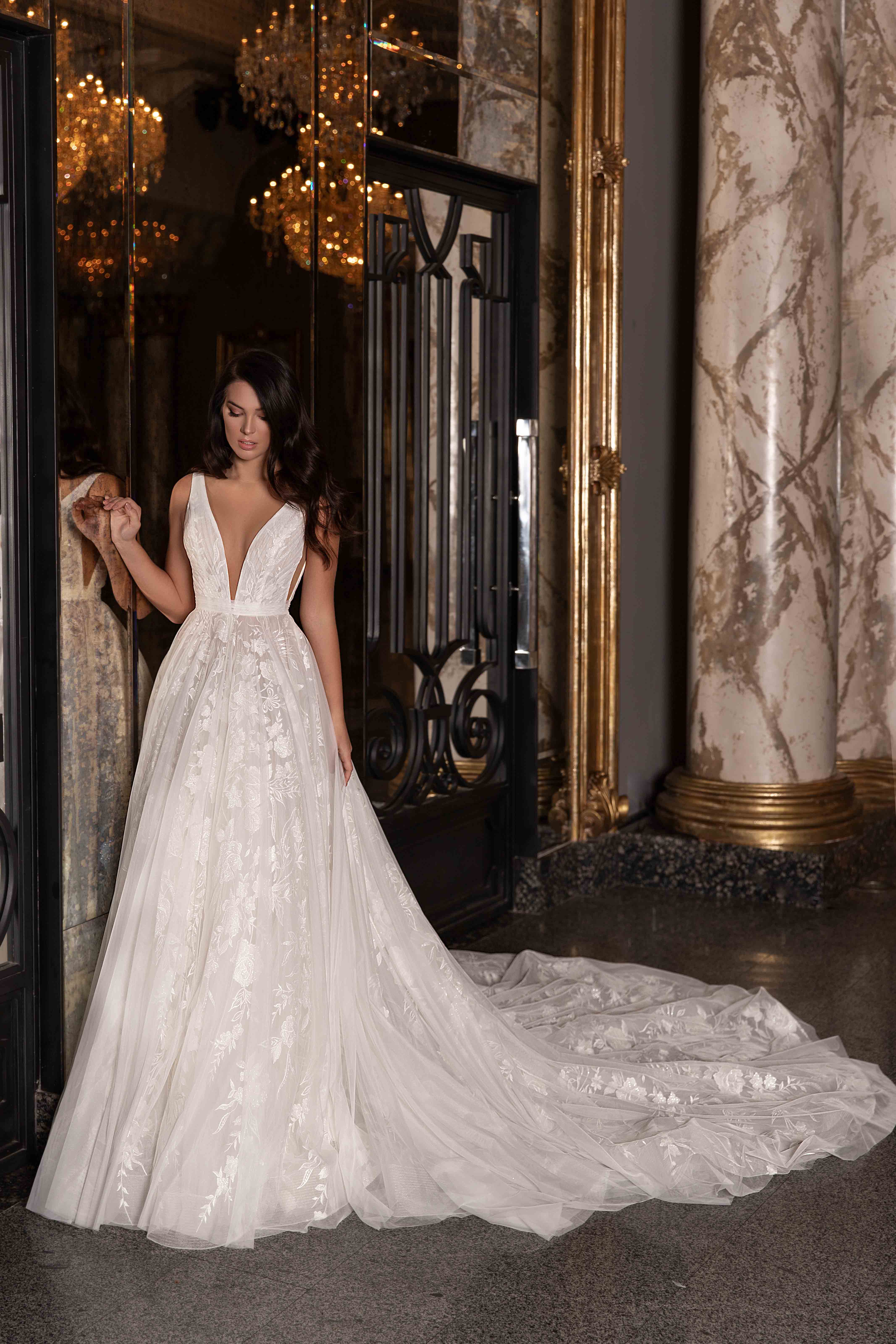 ホロウェディング　常闇トワ賞　Wedding Dress Style Wona Concept | Anjolique Bridal and Formal - Birdy