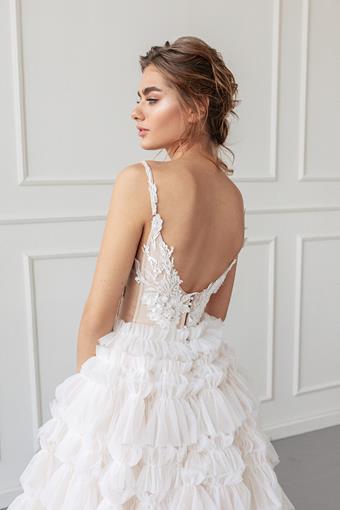 Ange Etoiles Katrin #3 vertical thumbnail