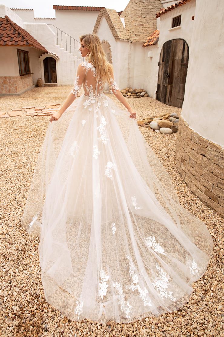 Chic Nostalgia | Lace Bridal Boutique - Breezy | Lace Bridal Boutique