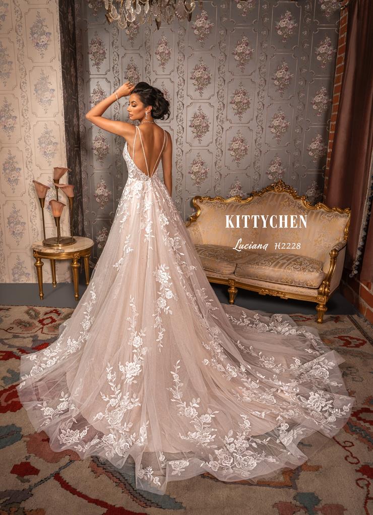 Kitty Chen H2228