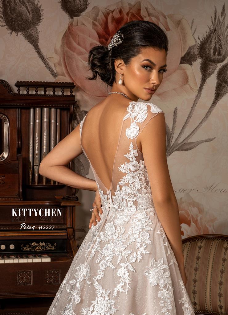 Kitty Chen H2227