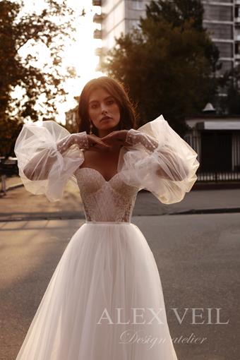 Alex Veil Greta #2 vertical thumbnail