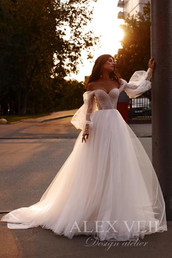 Alex Veil Greta #4 vertical thumbnail