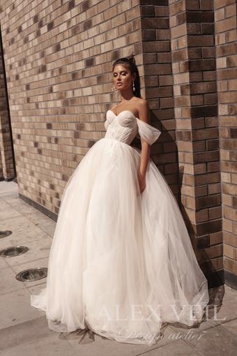 Alex Veil Taylor #4 vertical thumbnail