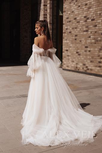 Alex Veil Taylor #6 default vertical thumbnail