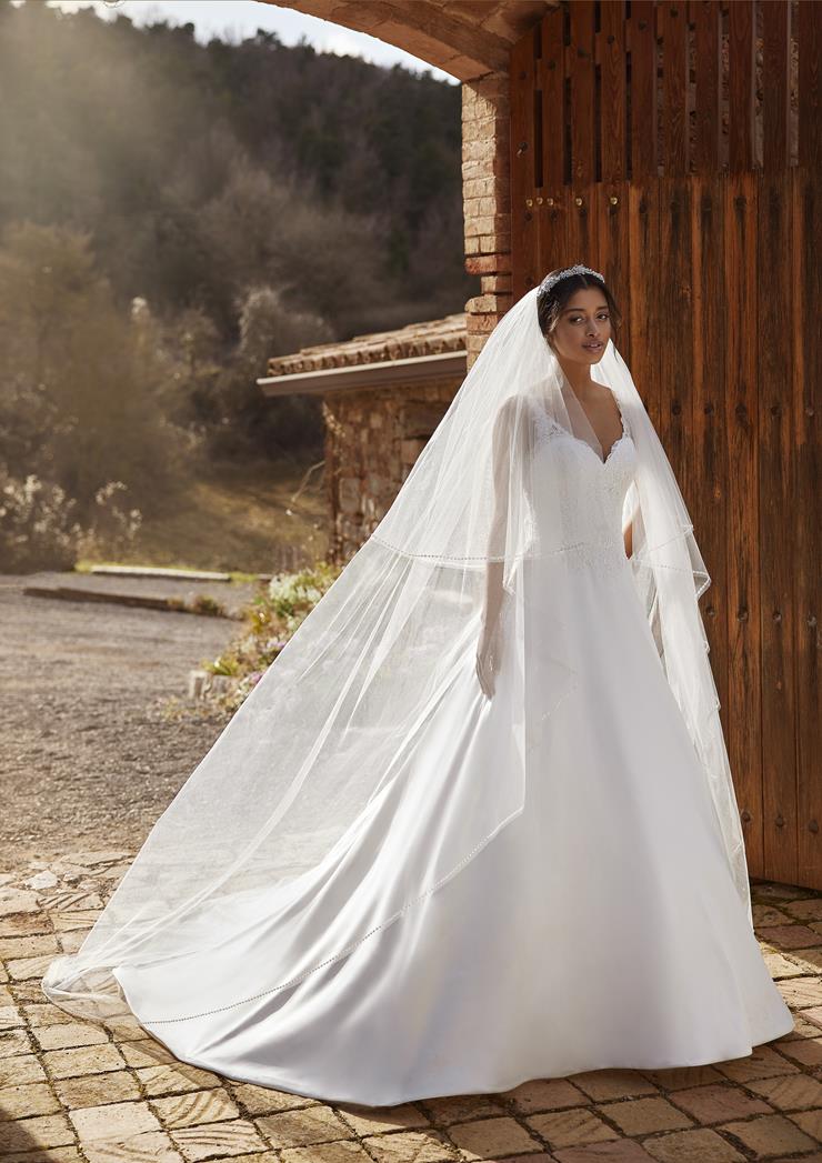 Pronovias AI