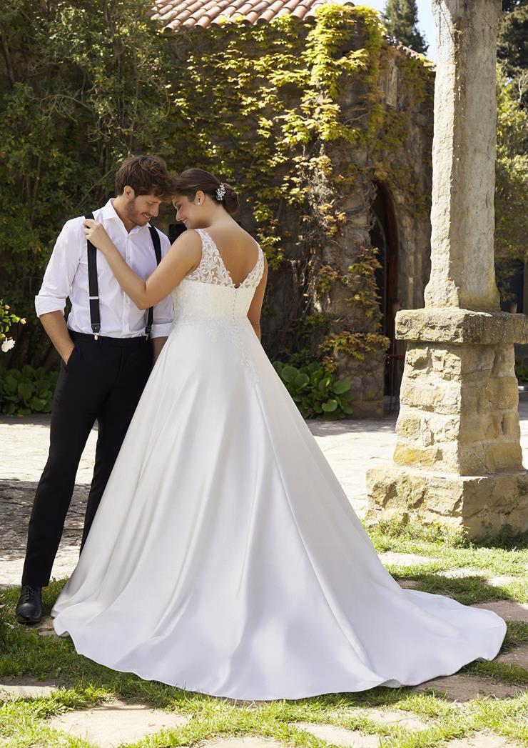 Pronovias Aroha