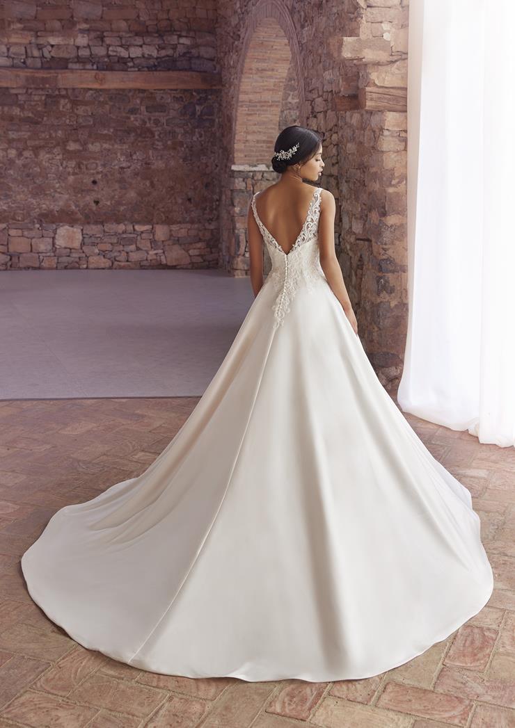Pronovias Aroha