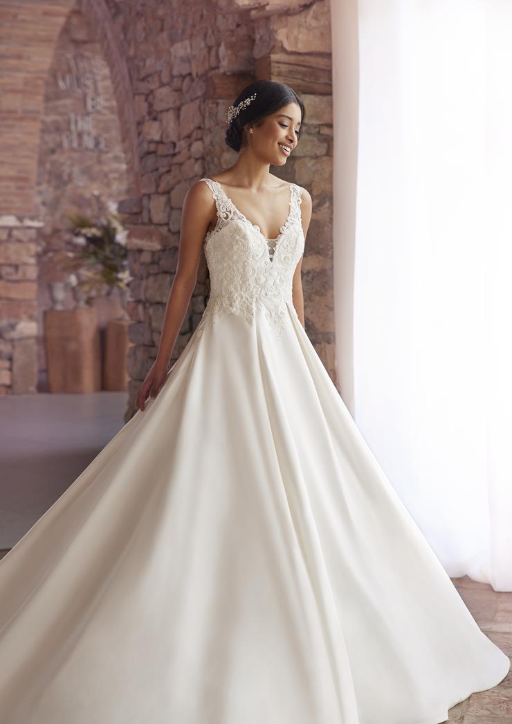 Pronovias Aroha