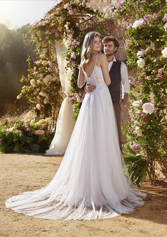 Pronovias Evin #4 vertical thumbnail