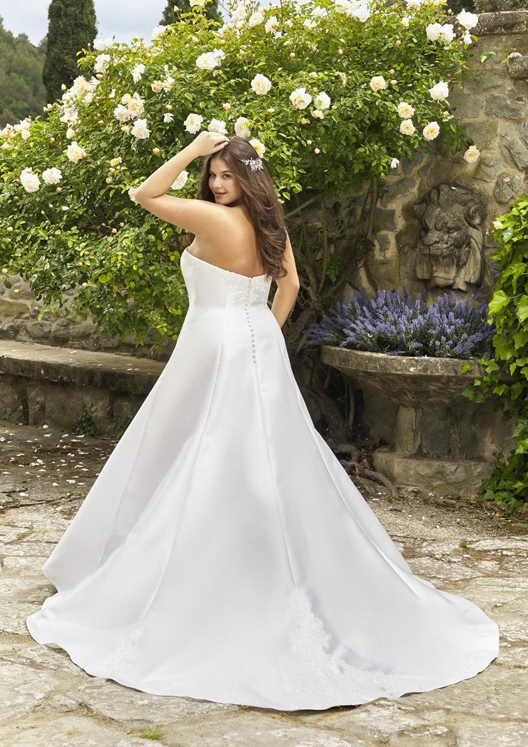 Pronovias Katresnan
