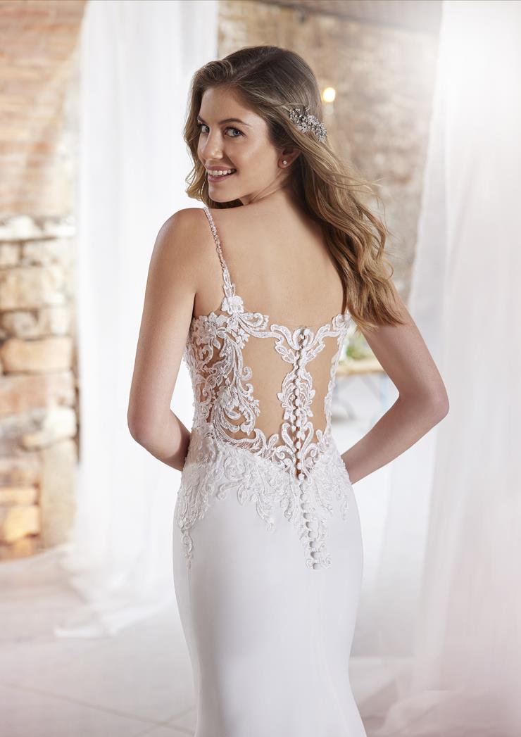 Pronovias Khwamrak