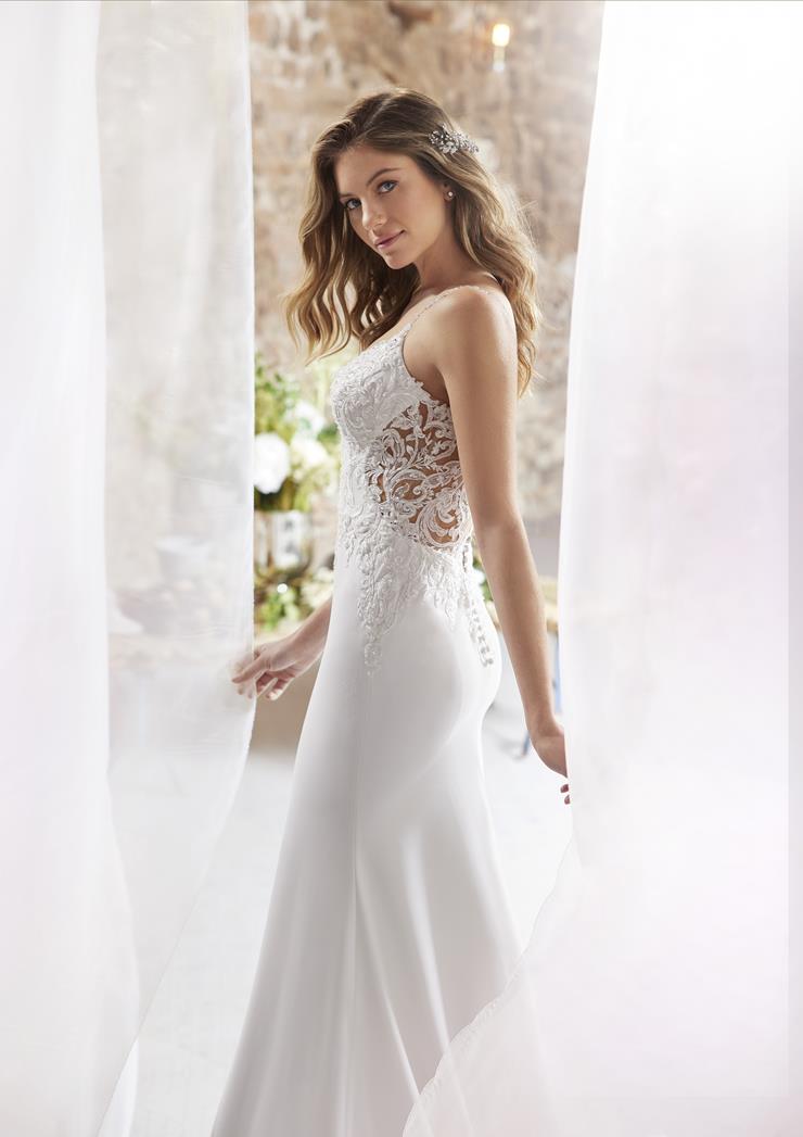 Pronovias Khwamrak