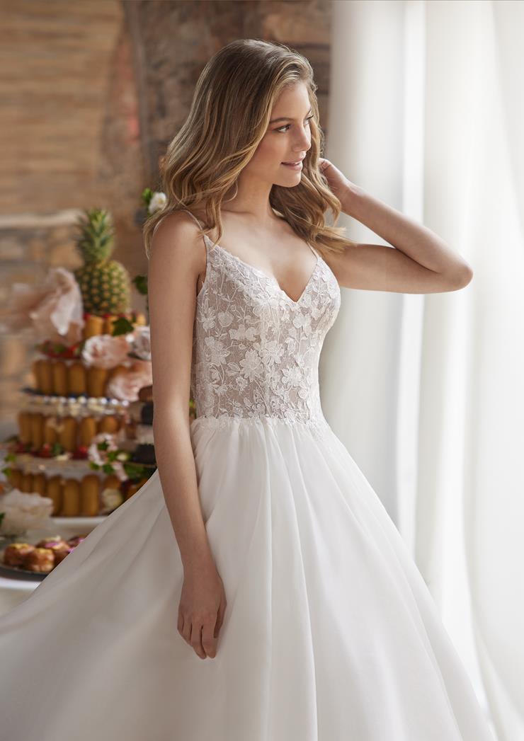 Pronovias Priti