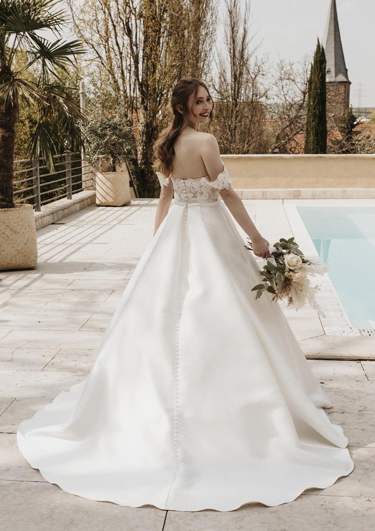 Pronovias ENTHUSIASM