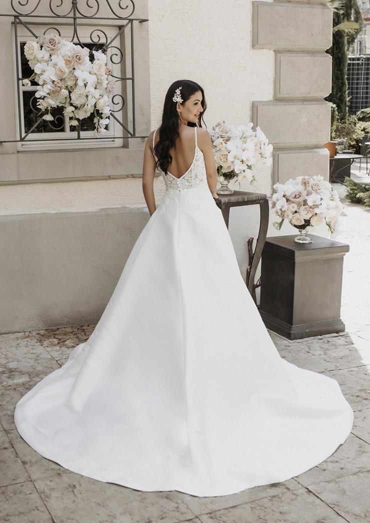 Pronovias GENTLENESS