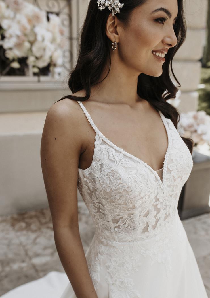 Pronovias GENTLENESS