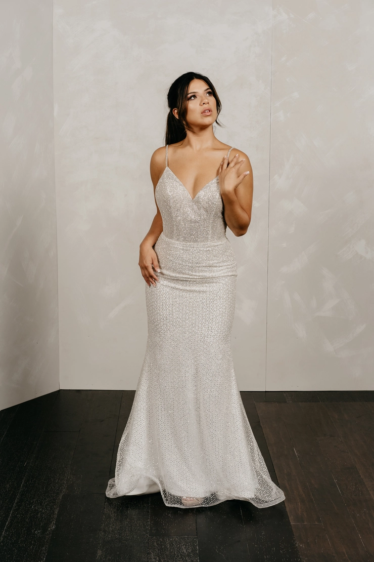 Elizabeth Lee | Mary's Designer Bridal Boutique - McKenna | Mary's Designer  Bridal Boutique, image size:740x1110