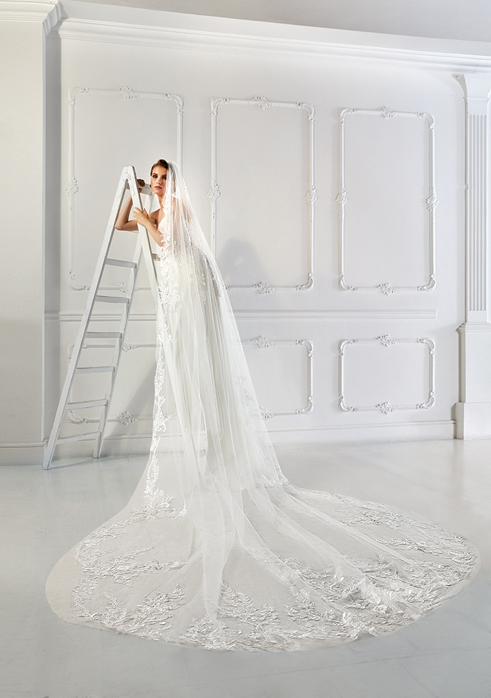 Demetrios Style #8094 #4 vertical picture