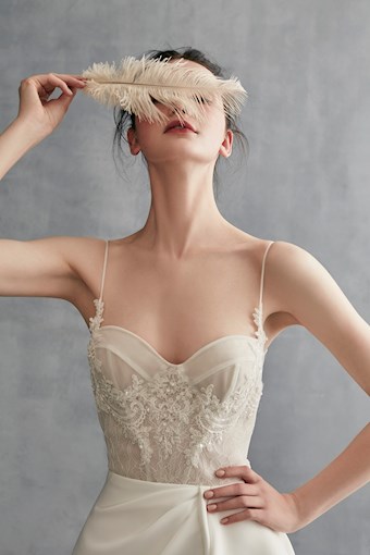 Rina di Montella Magnolia #1 vertical thumbnail