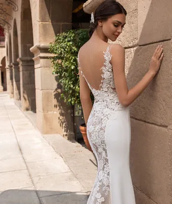 Pronovias Iocaste #1 vertical thumbnail