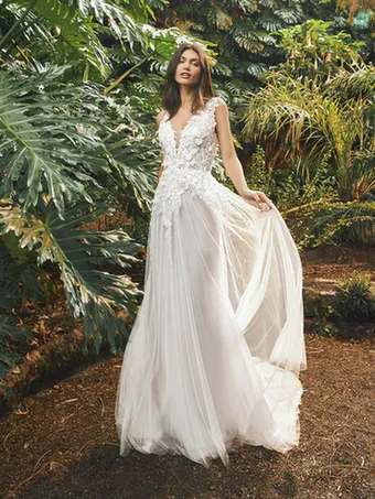 Pronovias Lenkois #1 vertical thumbnail