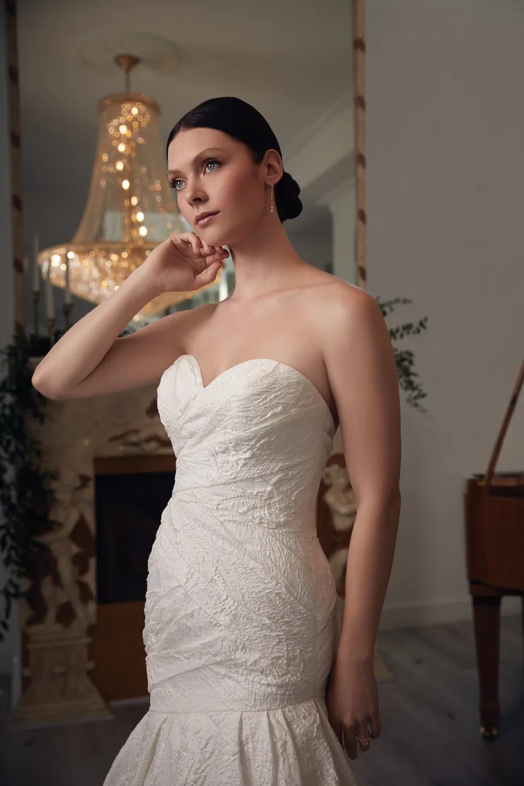 Casablanca Bridal Style #C167 #3 vertical picture