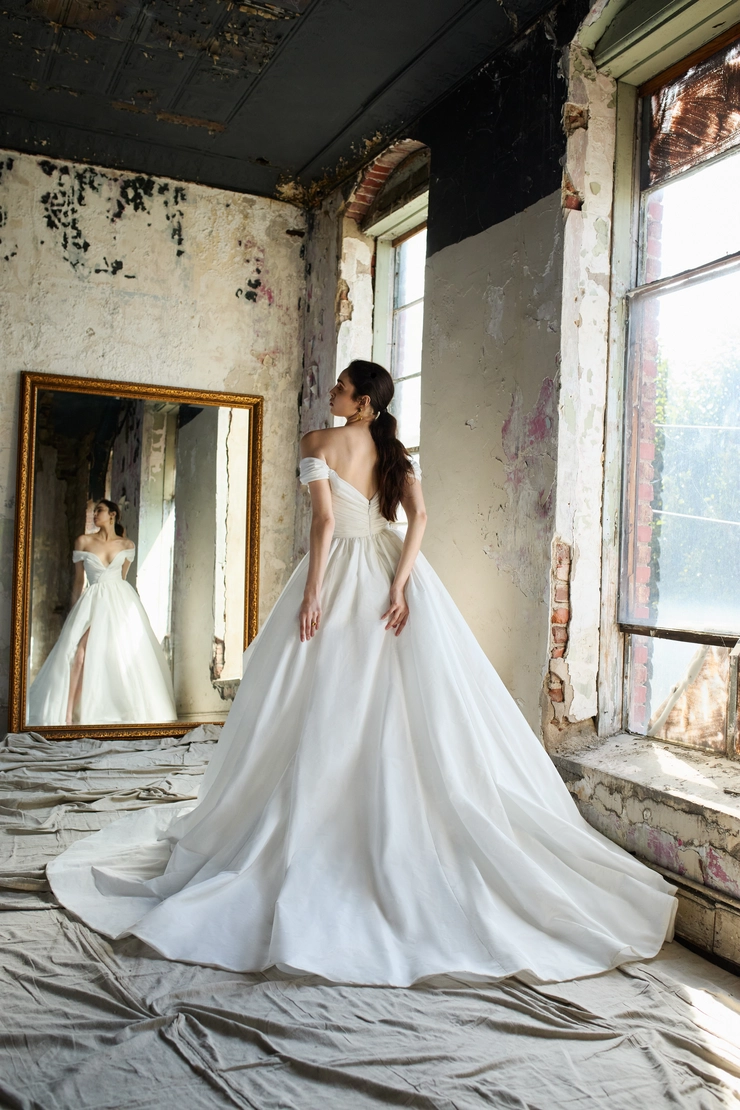Lazaro 32208