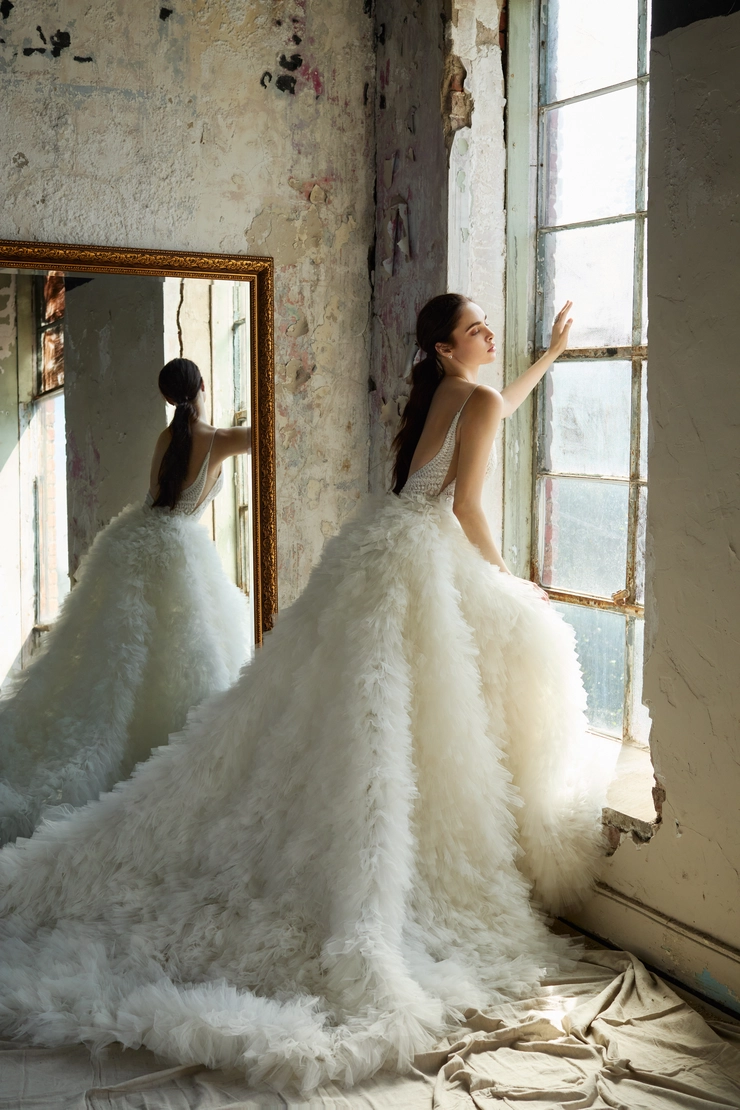 lazaro beaded wedding dress Lazaro 3108 Wedding Dress – Strapless Tulle Ball Gown with Sweetheart Neckline – Size 10 – Luxe Redux Bridal main image 0