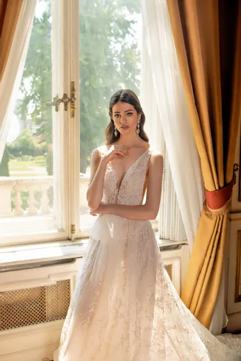 Giovanna Alessandro Irirs #0 default frontface vertical thumbnail