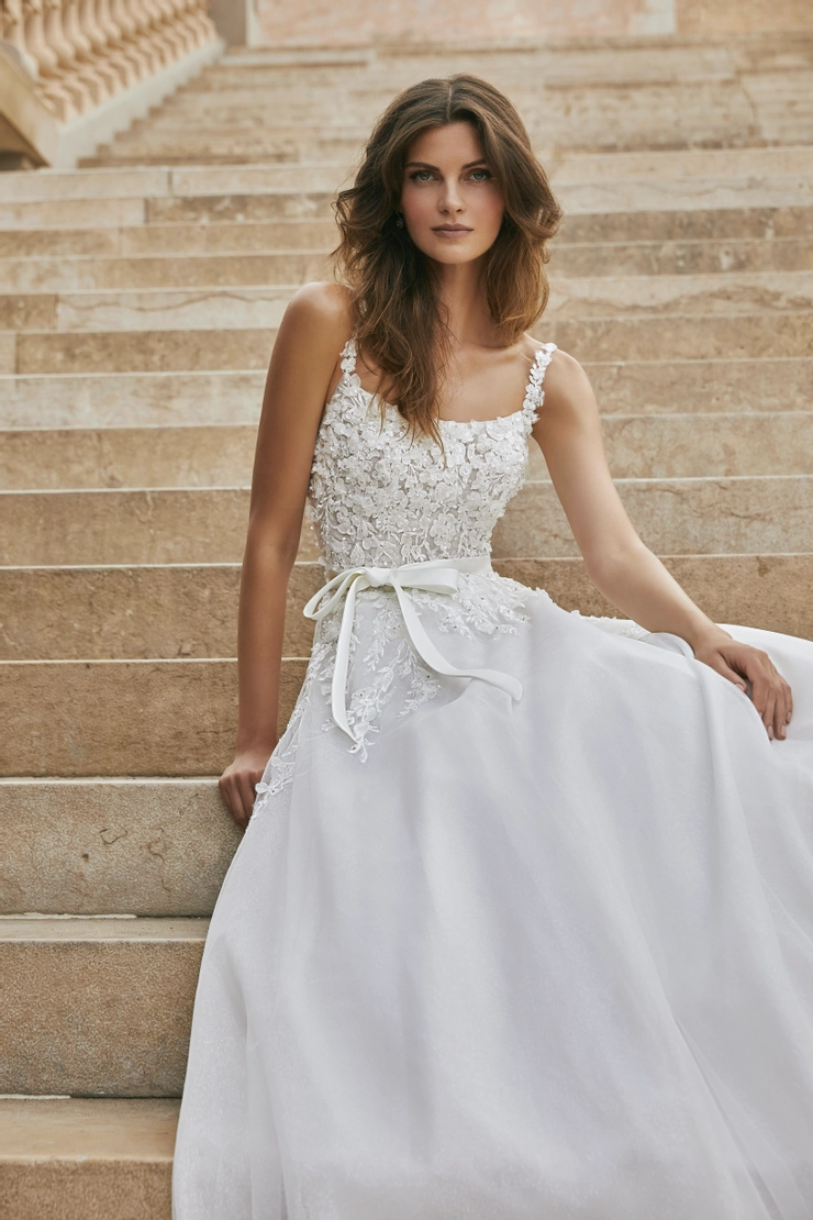 Victoria Jane Style #18601 #1 vertical picture