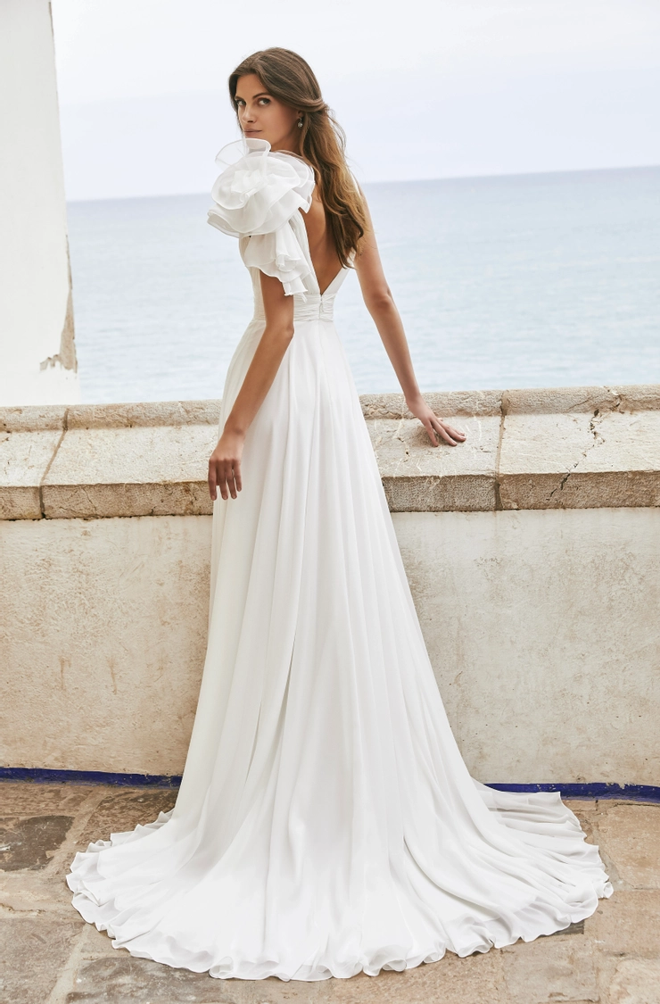 Victoria Jane Style #18602 #1 vertical picture