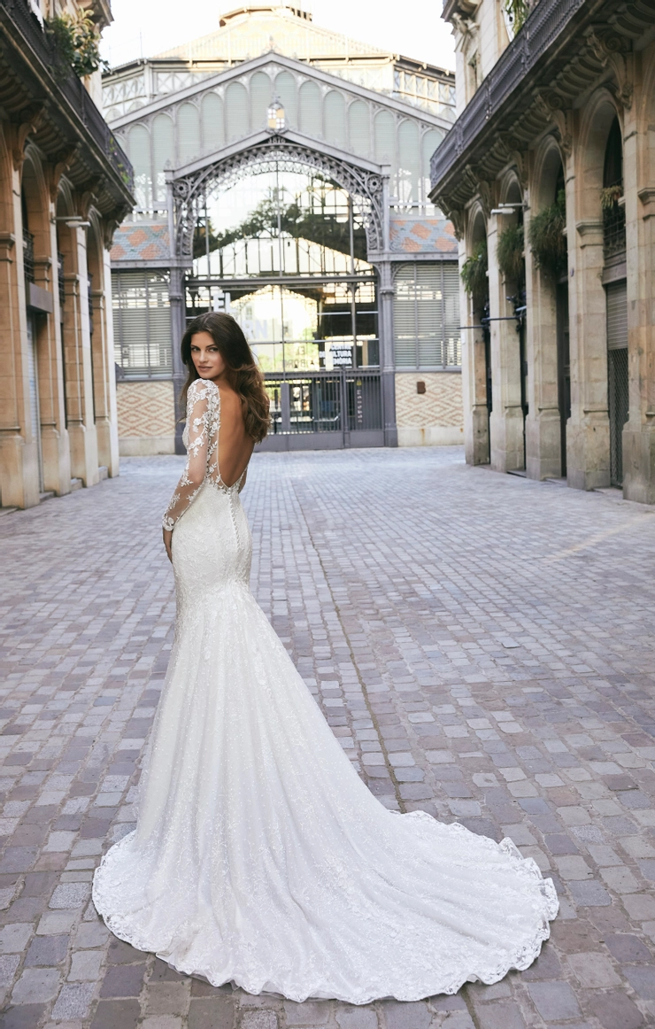 Victoria Jane Style #18607 #1 vertical picture