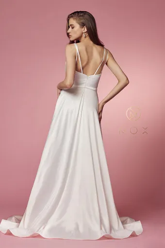 Nox Anabel E484 #4 White vertical thumbnail