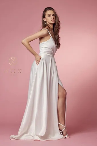 Nox Anabel E484 #2 White vertical thumbnail