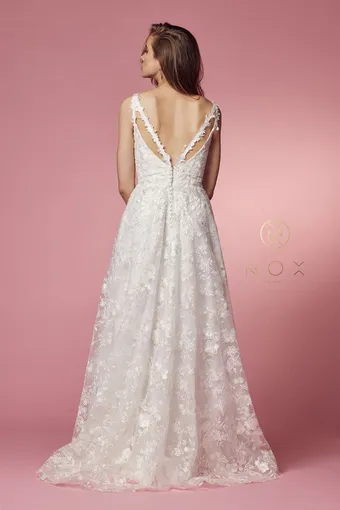 Nox Anabel JE922 #4 White vertical thumbnail