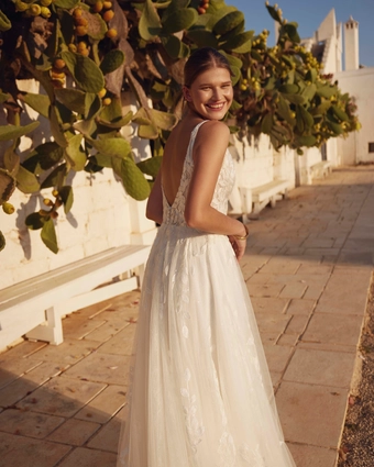 Lillian West Style #66245 #8 backface vertical cropped thumbnail