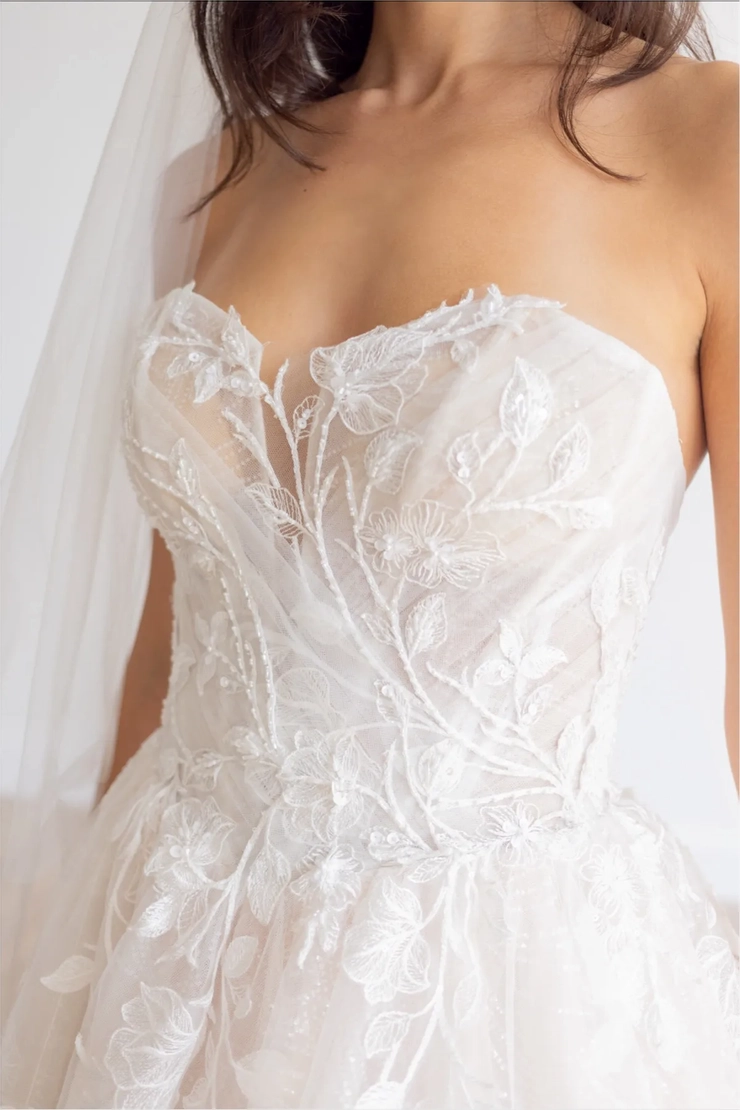 Locket Collette Style #19724 #7 frontface vertical cropped picture