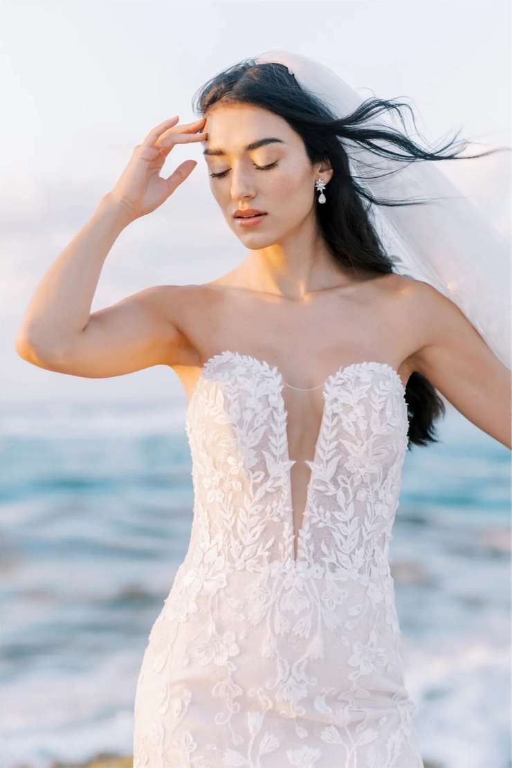 Locket Lucky Style #19728 #7 vertical cropped picture