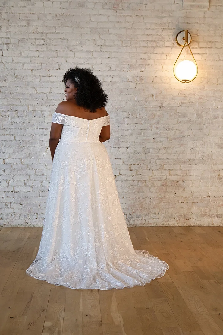 Stella York Plus Size - 7502 | Lastrina Girls Bridal Salon LLC